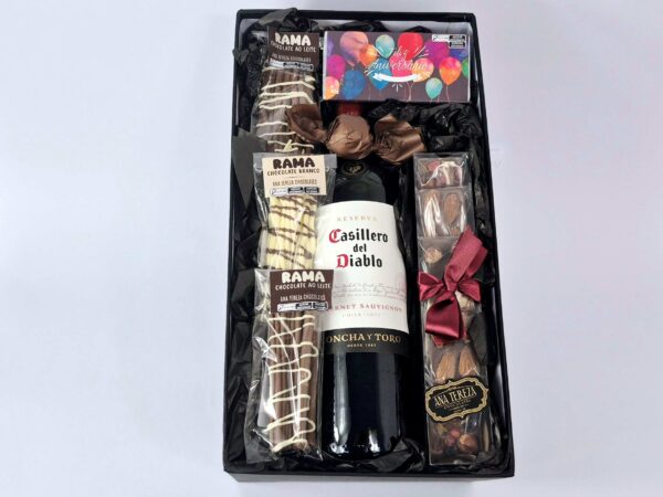 Cesta com Vinho 750ml e Chocolates - 232g