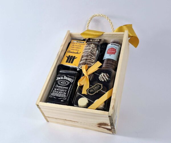 Cesta de Madeira com Whisky 375ml - 240g - Imagem 3