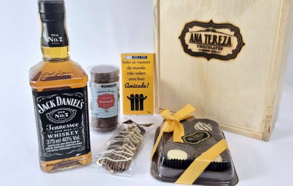 Cesta de Madeira com Whisky 375ml - 240g - Imagem 4