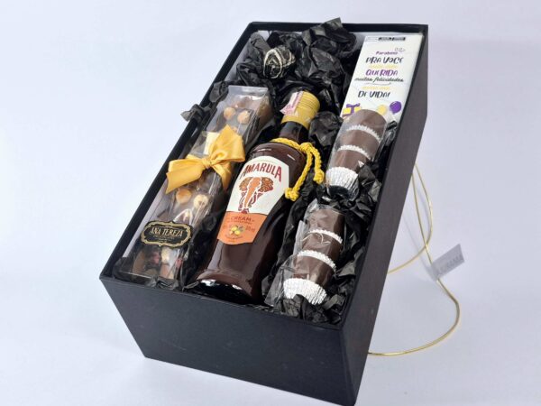 Cesta com Amarula 375ml  e Chocolates - 210g